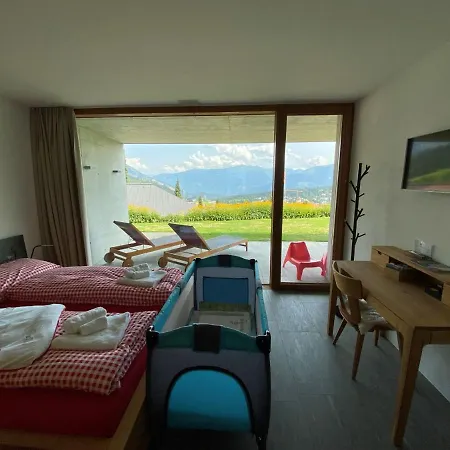 Casa Admisa, Spektakulaere Aussicht, In And Out, Hochwertige Einrichtung, Valserstein Und Eiche Appartamento Flims