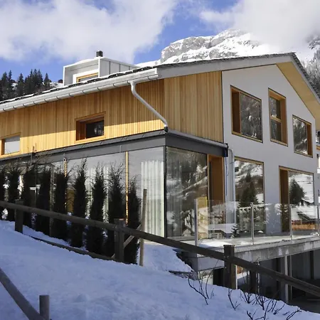 Casa Admisa, Spektakulaere Aussicht, In And Out, Hochwertige Einrichtung, Valserstein Und Eiche * Flims