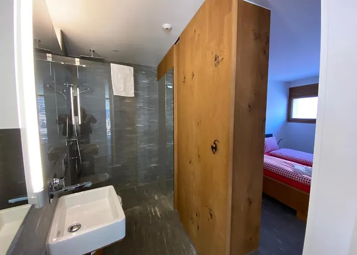 Casa Admisa, Spektakulaere Aussicht, In And Out, Hochwertige Einrichtung, Valserstein Und Eiche Appartement *