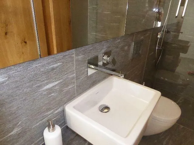 Casa Admisa, Spektakulaere Aussicht, In And Out, Hochwertige Einrichtung, Valserstein Und Eiche * Flims