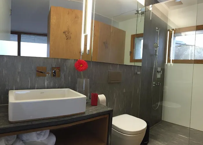 Casa Admisa, Spektakulaere Aussicht, In And Out, Hochwertige Einrichtung, Valserstein Und Eiche Daire