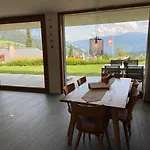 Casa Admisa, Spektakulaere Aussicht, In And Out, Hochwertige Einrichtung, Valserstein Und Eiche شقة