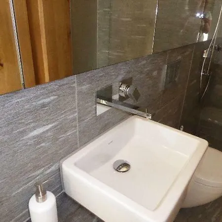 Casa Admisa, Spektakulaere Aussicht, In And Out, Hochwertige Einrichtung, Valserstein Und Eiche * 弗利姆斯